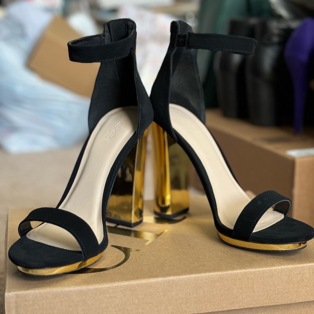 Elegant Black and Gold Women's Heels